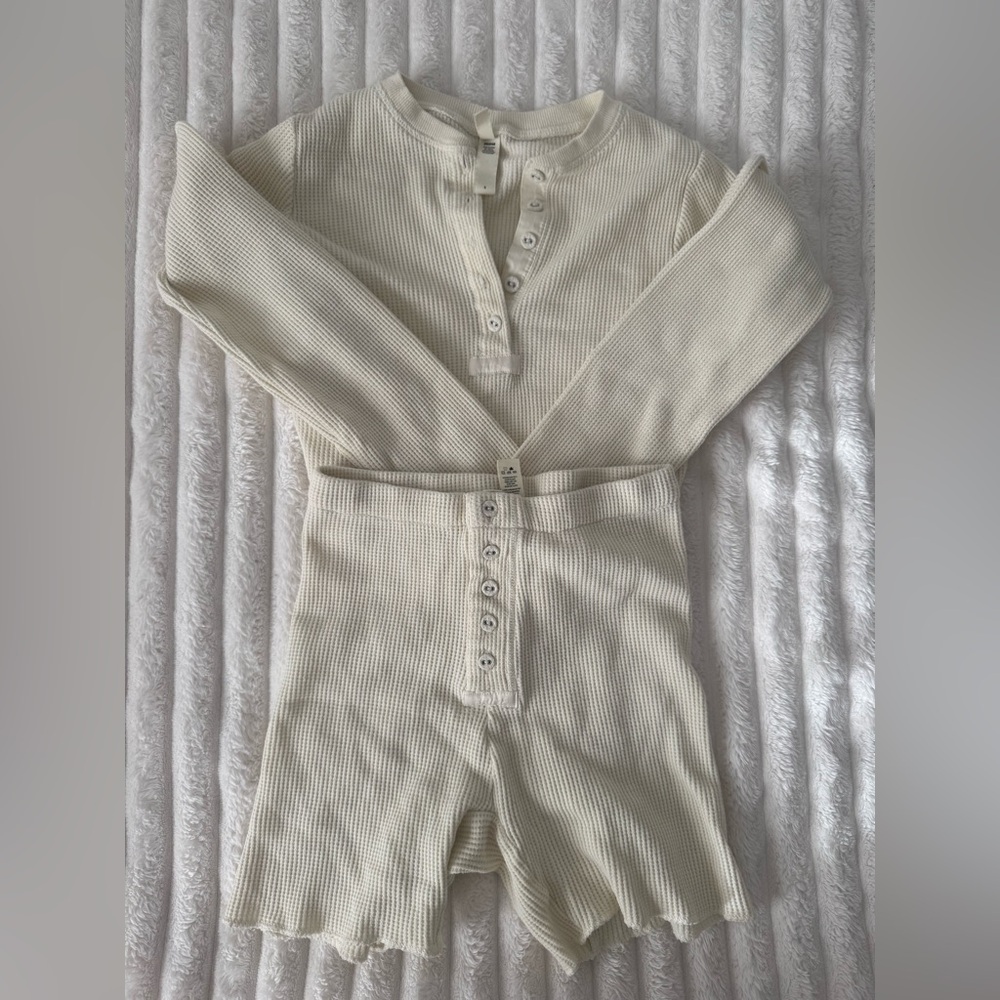 skims lounge set